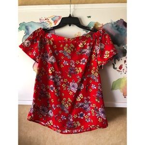 *NEVER WORN* Flower Off the Shoulder Shirt